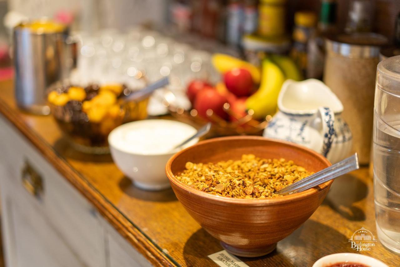 Burlington House Boutique Bed & Breakfast Oxford Dış mekan fotoğraf Breakfast buffet at the hotel