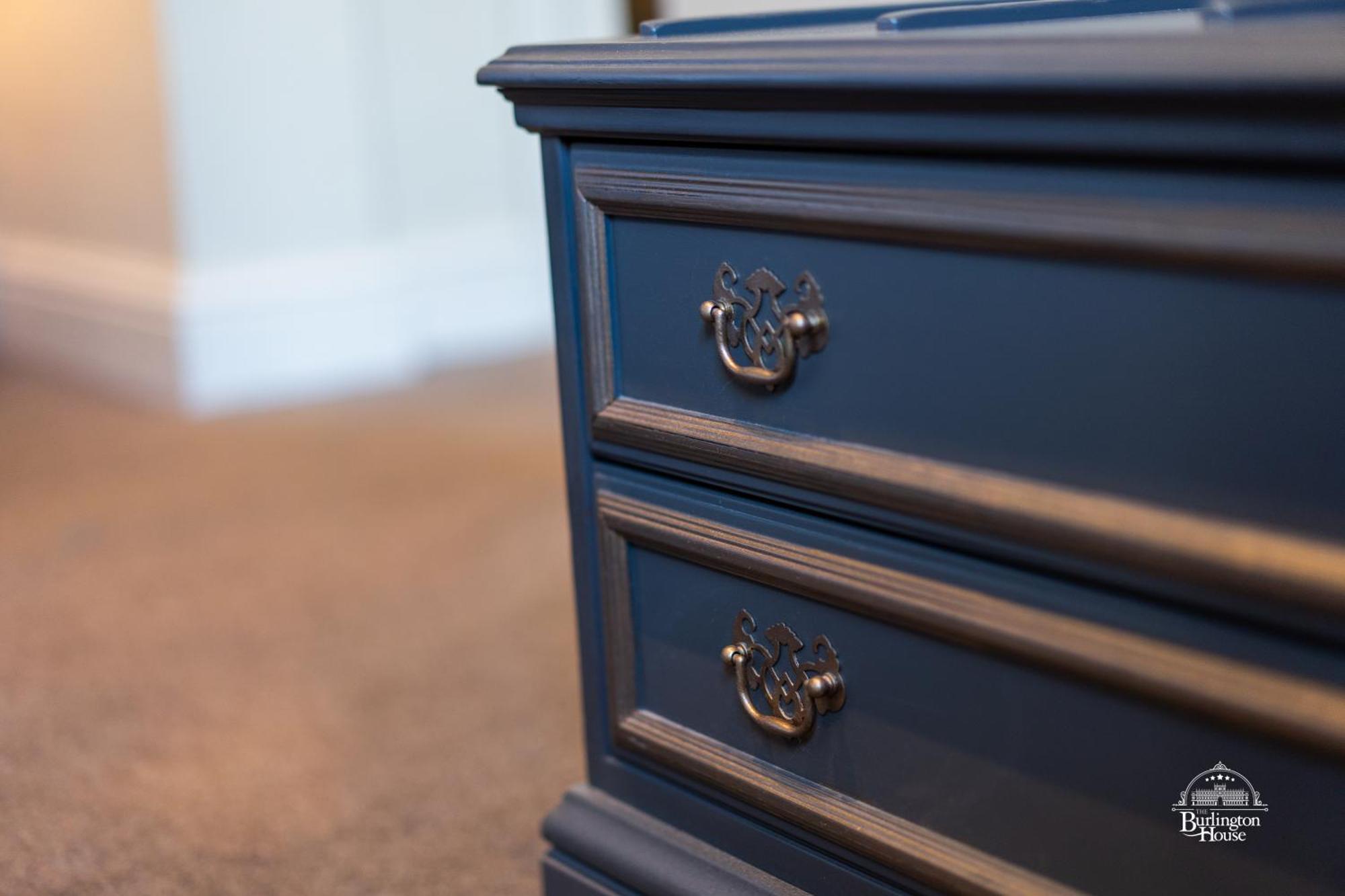 Burlington House Boutique Bed & Breakfast Oxford Oda fotoğraf A blue painted nightstand