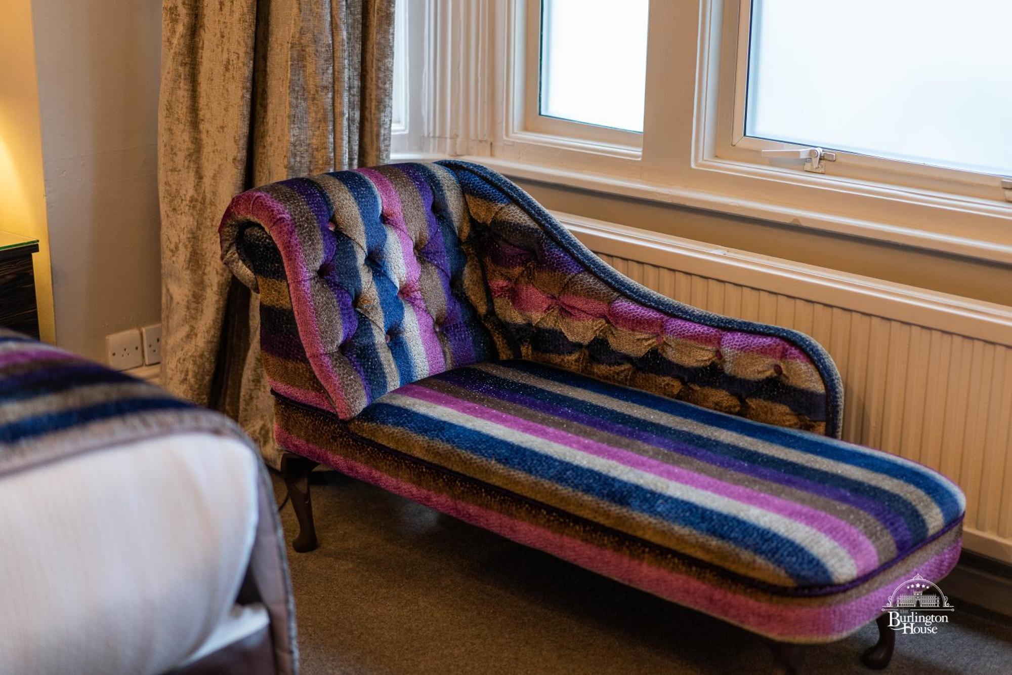 Burlington House Boutique Bed & Breakfast Oxford Oda fotoğraf A modern chaise longue
